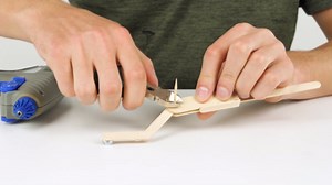 DIY miniature boxing game: Build a fun tabletop ring with recycled materials!