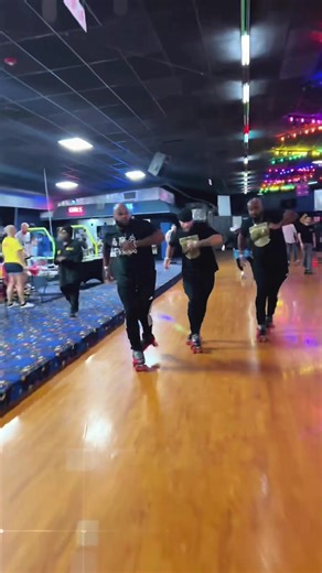 Into rollerskating? Click follow for more skate vibes! #rollerskating #rinklife #tiktok #fyp #skategram