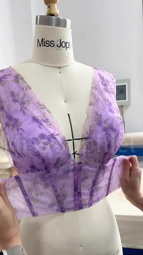 Making a V Neck Puff Sleeves Tulle Long Prom Dress