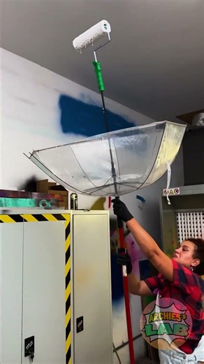 This Ceiling Cleaning Hack Is Genius 🤯🧹