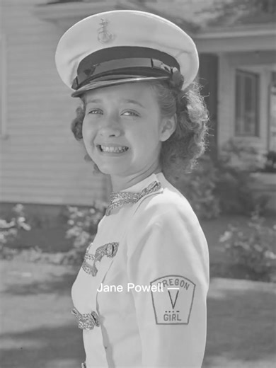 Jane Powell — the smiling doll of Hollywood whose golden voice once enchanted the world, yet behind that charm lay a story of pain few ever knew. #reelsviral #trendingreels #facebookreels #viralvideo #reelsoftheday #mustwatch #watchtillend #explorepage #fbreels #trendalert | Quiet Chapters of Time