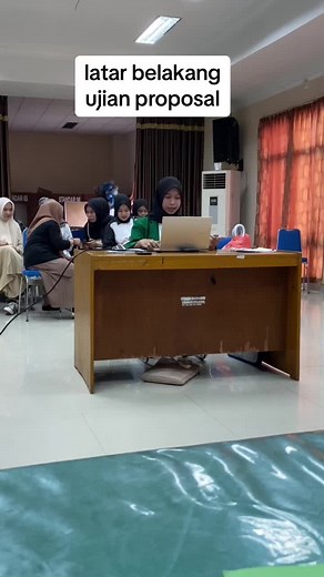 Latar Belakang Ujian Proposal untuk Mahasiswa