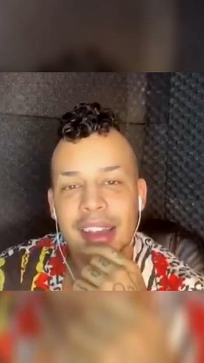Glória Groove sem maquiagem (lady leste)