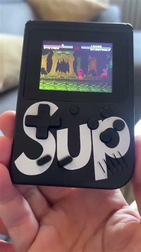 400 videogiochi in un’unica console. Meraviglioso! #comicità #videogiochi