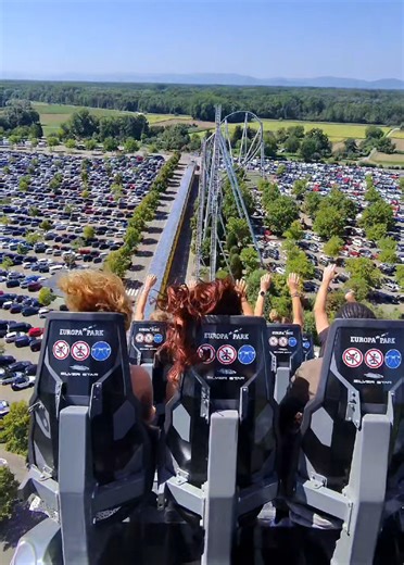 Silver Star - Europa park, insaine b&m Hyper coaster with clam shell lap bar restraints. #europapark #europaparkrust #rollercoaster #pov #themepark