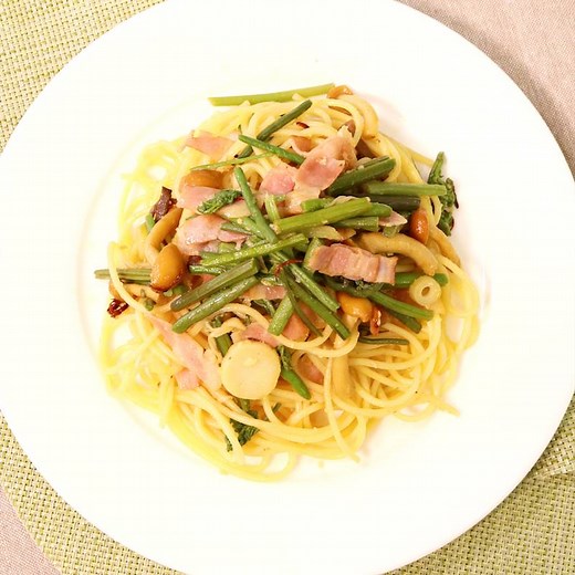 山菜盛り盛り！和風ガーリックパスタ 作り方・レシピ | クラシル