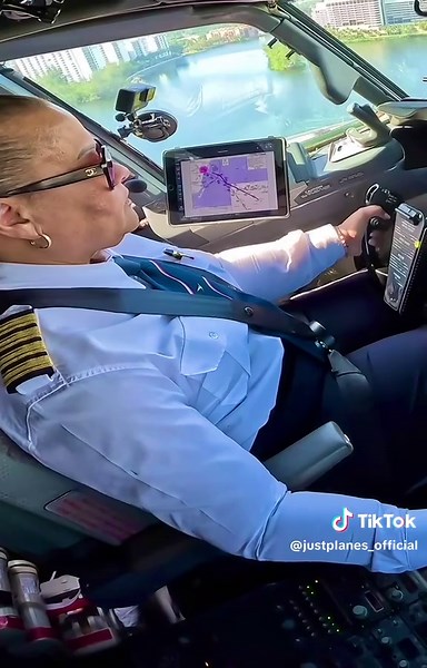 Surinam 737 Approach at Miami Airport