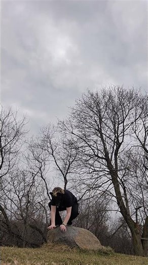 DONT YELL AT ME ABOUT NOT CURLING MY PAWS #antizoo #furry