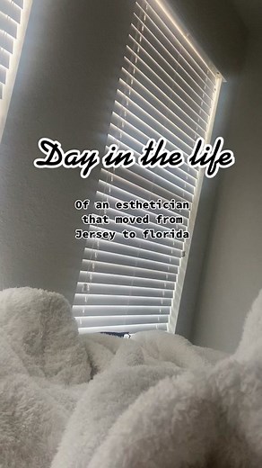 Day in the life: WAXER EDITION 💅🏽 do you like this type of content or should we just stick to waxing 🤣🤣 #dayinmylife #esthetician #TheAdamProject