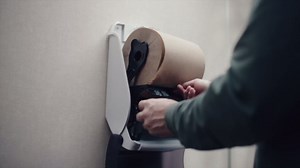 Cascades PRO Select Strong and Absorbent Hand Papertowels - Suitable for most universal dispensers - Paper Towel Rolls Bulk - 800 Sheets/Roll, 6 Rolls/Box - H085- Natural Brown