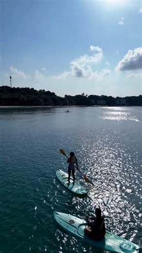 Glide across the crystal-clear waters of Kem Beach, where every paddle brings you closer to nature’s quiet magic. Lướt nhẹ trên làn nước trong vắt của Bãi Kem, nơi mỗi nhịp chèo đưa bạn đến gần hơn với vẻ đẹp tĩnh lặng và kỳ diệu của thiên nhiên. #premiervillagephuquocresort #Phuquocisland #Vietnam #Phuquoc #푸꾸옥 #베트남 | Premier Village Phu Quoc Resort Managed by Accor