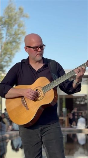 Watch This Guitarist At The Irvine Spectrum