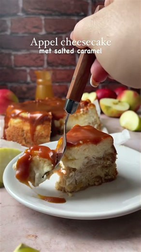 Appel cheesecake ⬇️ Ik kan het niet laten ok deze golden oldie nog een keer met jullie te delen ?...