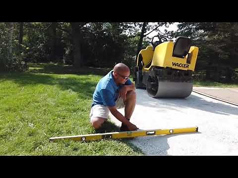 How to Build a Backyard Putting Green
