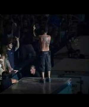 Limp Bizkit - Behind Blue Eyes Live
