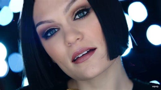 Lirik Lagu Flashlight - Jessie J - Terjemahan Bahasa Indonesia - Tribunmanado.co.id