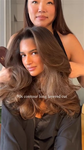 Laura Kim on Instagram: "90s Contour Layers + Bouncy Blowout The iconic ‘90s supermodel look is back — and we’re all about it. Whether you’re channeling Cindy, Claudia this cut is timeless, flattering, and full of personality I love this soft, face-framing layers, volume in all the right places, and that effortlessly bouncy blowout on @kushileggo 🌹 . . . #90shair #bouncyblowout #longlayers #haircontour #90ssupermodelhair #layeredhaircut #blowoutstyles #salonglowup #hairinspo #timelesshai