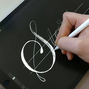 29K views · 423 reactions | Start with single line skeleton sketch and then start to add the weight. Don't get overwhelmed with trying to add it all in one go. Using the default 6B pencil brush, but this can be done on paper too. iPad Pro 12.9 / Apple Pencil / Procreate app | Ian Barnard | Facebook