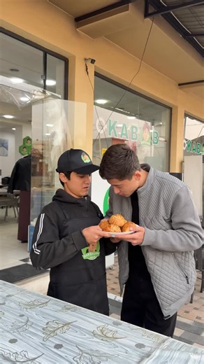 QARSILLAMA SOMSA on Instagram: "Shunaqa mijozlaram xam bor😂"