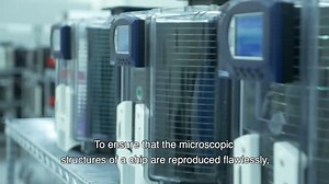 Take a look behind the scenes of a #cleanroom with us: Chip production in a cleanroom means absolute air purity through elaborate climate #technology with about 400 air circulations per hour – means a cleanroom is even cleaner than the air in an operating room! Want to learn how it works? Watch the 5th part of 8 videos about “The making of a chip – from sand to semiconductor”! #chipsinanutshell #explainingsemiconductors #Infineon More details about chip manufacturing here: https://fcld.ly/xwlfck