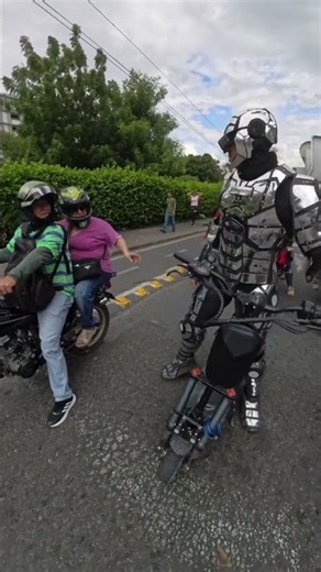 La IA de RoboCop está rara...😂 - RoboCop's AI is crazy...😂