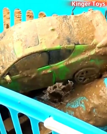 Let's wash all the toys #kingertoys #rdtoy #toytrucks #toy #supertoys #supertoy #English #carwash #airplanewash #toyswash #toyswashing | RD TOY