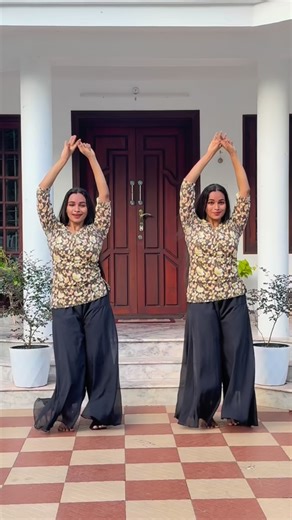 Anju Vinod A on Instagram: "Karutha machan 🔥#twin . . . . . Karutha machan remix song , Karutha machan dance , dude movie songs , Tamil dance songs , mamitha Baiju , influencer . . . . . #karuthamachan #karuthamachansong❤️🖤✨ #karuthamacha #dudemovie #mamithabaiju #tamil #new #dancechallenge #dancelover #insta #instagood #twins #twinsofinstagram #twinsbaby #twinsfashion #twinsisters #twindancers #twindancelife #viral #trendingreels❤️"
