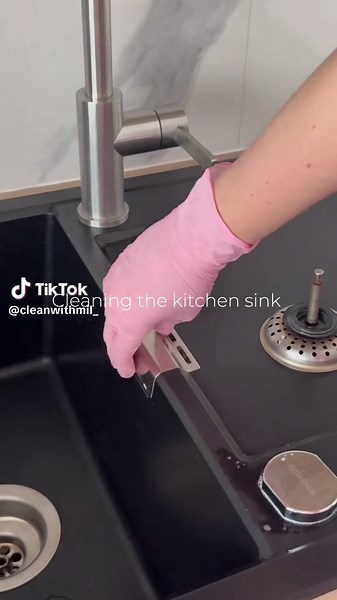 Kitchen Sink Cleaning Tips for a Sparkling Shine