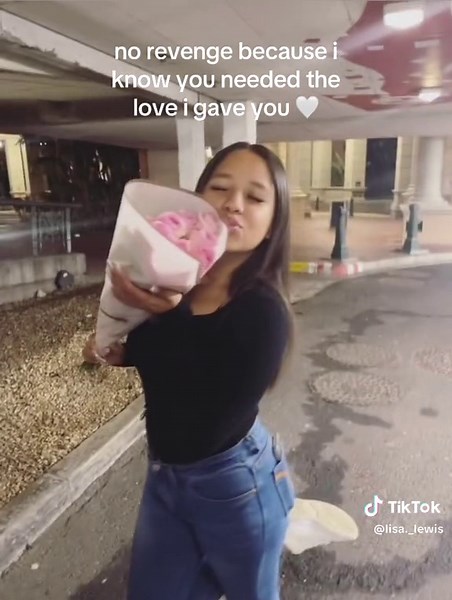 🤍 #lisa_lewis #fyp