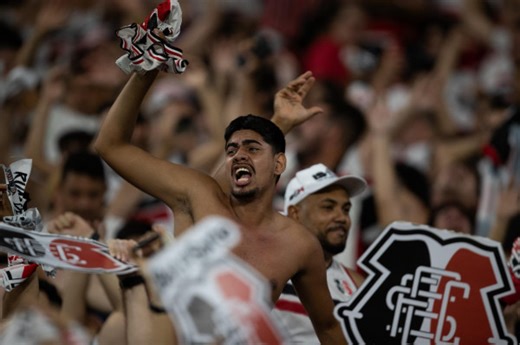 Paixão incondicional: A Série D é pequena para a torcida do Santa Cruz