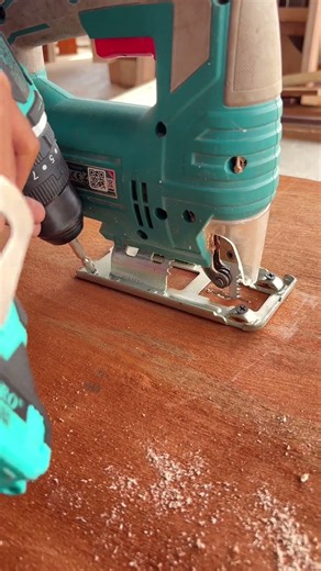 How to modify a jigsaw to make the work easier #woodworking #woodscraft #diy #wood #wooddesigner