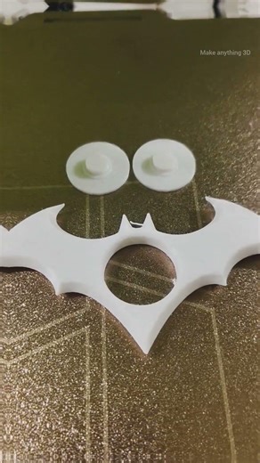 This Batman Logo SPINS So Smooth 😳🦇 #3dprinting #3dprinted