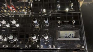 德国柏林之声Burmester 808MK3 旗舰分体电源前级。大满配！输入：MC唱放卡x2张，CD卡x1张，TUNER卡x1张，TAPE卡x1张。输出卡x2张