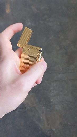 S.T. Dupont ligne 2, gold plated #stdupont #dupont #lighter #fire #ligne2 #gold #goldplated #forsale #collectible #fy #foryou #onlineshop #shop #worldwide #shipping #collection #