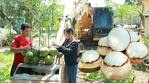 155K views · 10K reactions | ប្លែកទៀតហើយថ្ងៃនេះ មកជិះអាអ៊ិចបេះដូងយកទោអាំងម្ដងមើល | Cooking With Sros | Facebook