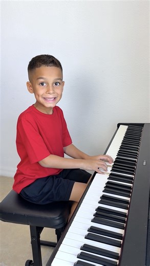 🌟 September 11, 2025. Unity and gratitude fill the air as 7 year old Jelijah Diaz plays a heartfelt rendition of our National Anthem "Star Spangled Banner" 🙏🏼🇺🇸 Reminding us all to cherish the freedom we have and appreciate another day of life 💙🎶 #NationalAnthem #UnityInMusic #Freedom 1h | Jelijah Diaz