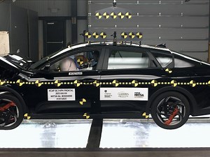 2025 起亚 K4 正面100%重叠刚性壁障碰撞测试 nhtsa_哔哩哔哩_bilibili