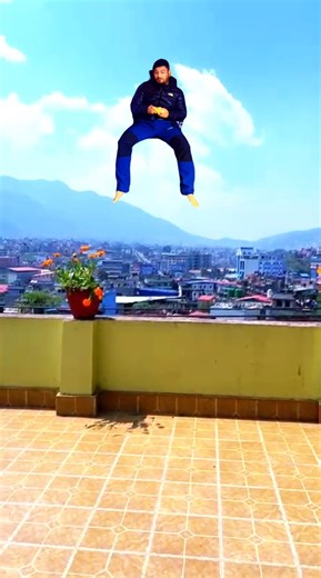 falling from sky #shortsfeed #viralvideo #superhero #youngsheldon