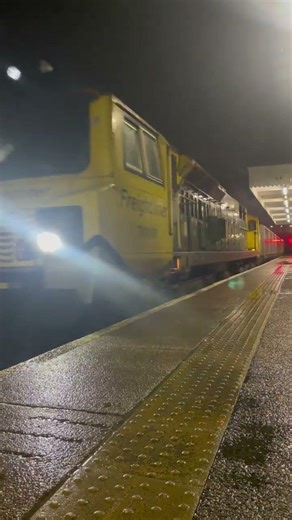 Class 70 roars into wymondham with a 4 tone #train #trainspotting
