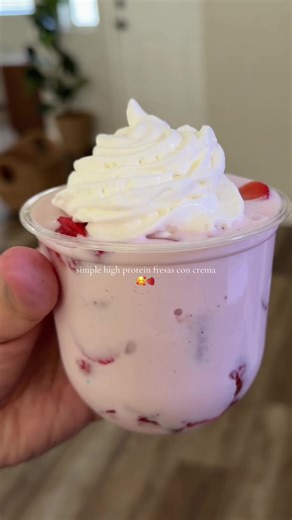 Simple High Protein Fresas con Crema Recipe