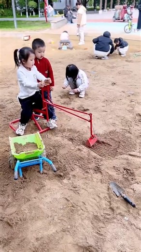 cute girl jcb se Matti bhar rhi hai, new automobile viral video #toys #jcb #cutegirl #new #shorts