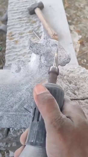 Nandi stone sculptures are traditional Indian artworks depicting Nandi, the sacred bull and devotee of Lord Shiva. These sculptures are often found in Hindu temples and are carved from various types of stones. They are known for their intricate details and are considered significant symbols in Hindu mythology and religious practices. Handcrafted by @prabhakaran_sthapathy #stonecarving #stonecraft #handcrafted #shiva #nandiji #mahadev #indianart #artisanmade #handicraftsofindia #craftsmanship #cr