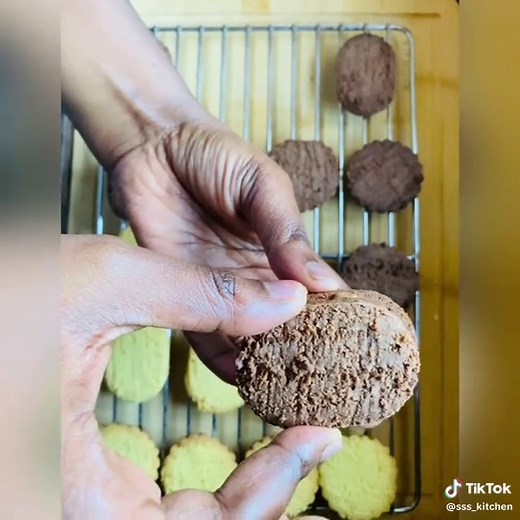 Delicious Coconut Biscuits Recipe for Easy Baking