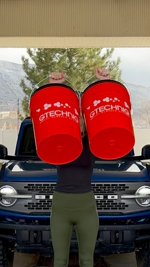 3.5K views · 37 reactions | Finally washing the King of Hammers off my Ford BRONCO. Gtechniq products came in clutch for the job! I was able to dry my whole SUV with one towel! #cargirl #ford #fordbronco #teambronco_ambassador #gtechniq Dixxon Flannel Co. Ford Motor Company | Gabby Downing | Facebook