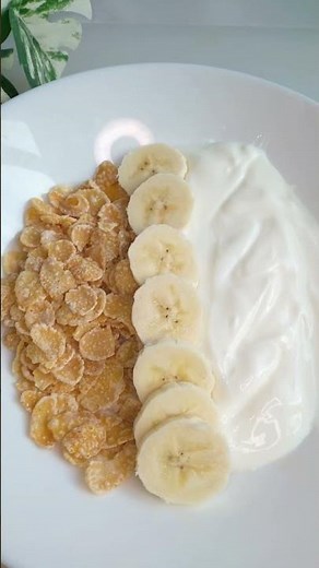 Easy & Healthy Breakfast 🥣✨ #healthybreakefast #easybreakfast #simplebreakfast #food #cornflakes