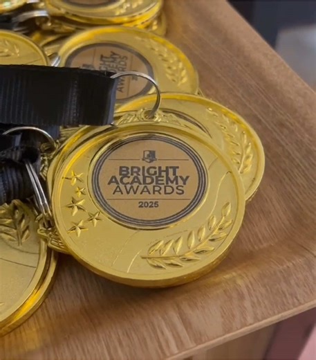 Célébration des jeunes talents aux Awards de Bright Academy