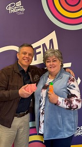 Vanaand 21:00 op ‘My Bosveldvuurtjie, my musiek en ek’ het ons die veelsydige Matie van Graan by ons. Van natuurbewaring na TV-skerms, van suksesvolle vervolgings tot humoristiese karakters! Skakel in terwyl sy haar 7 gunsteling liedjies speel, elkeen met ’n storie so ryk soos haar loopbaan (en so snaaks soos haar Boerboel Tannie)! Verwag lag, lewenslesse en dalk ’n bietjie vliegtuig brandstof van Kempton Park. | Pretoria FM