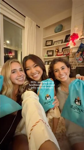 fav gift exchange! vlogmas day 19 🎄 #christmas #giftideas #giftexchange #gifts #friends #jellycat