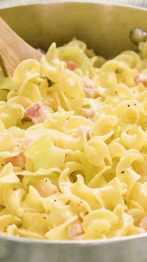 Haluski is full of cheesy comfort food flavors. It only takes 30 minutes to make with just 7 ingredients. https://thestayathomechef.com/haluski/ | Recipes