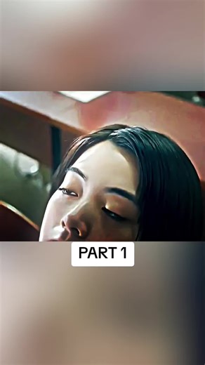 This girl found out that everyone was looking at her mysteriously.